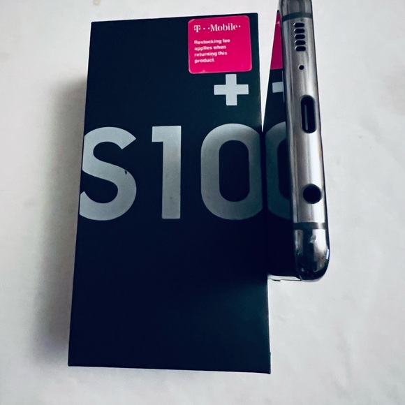 Samsung Galaxy S10 Plus 128GB T-Mobile With Original The Box Cable Port Plug - Picture 7 of 11
